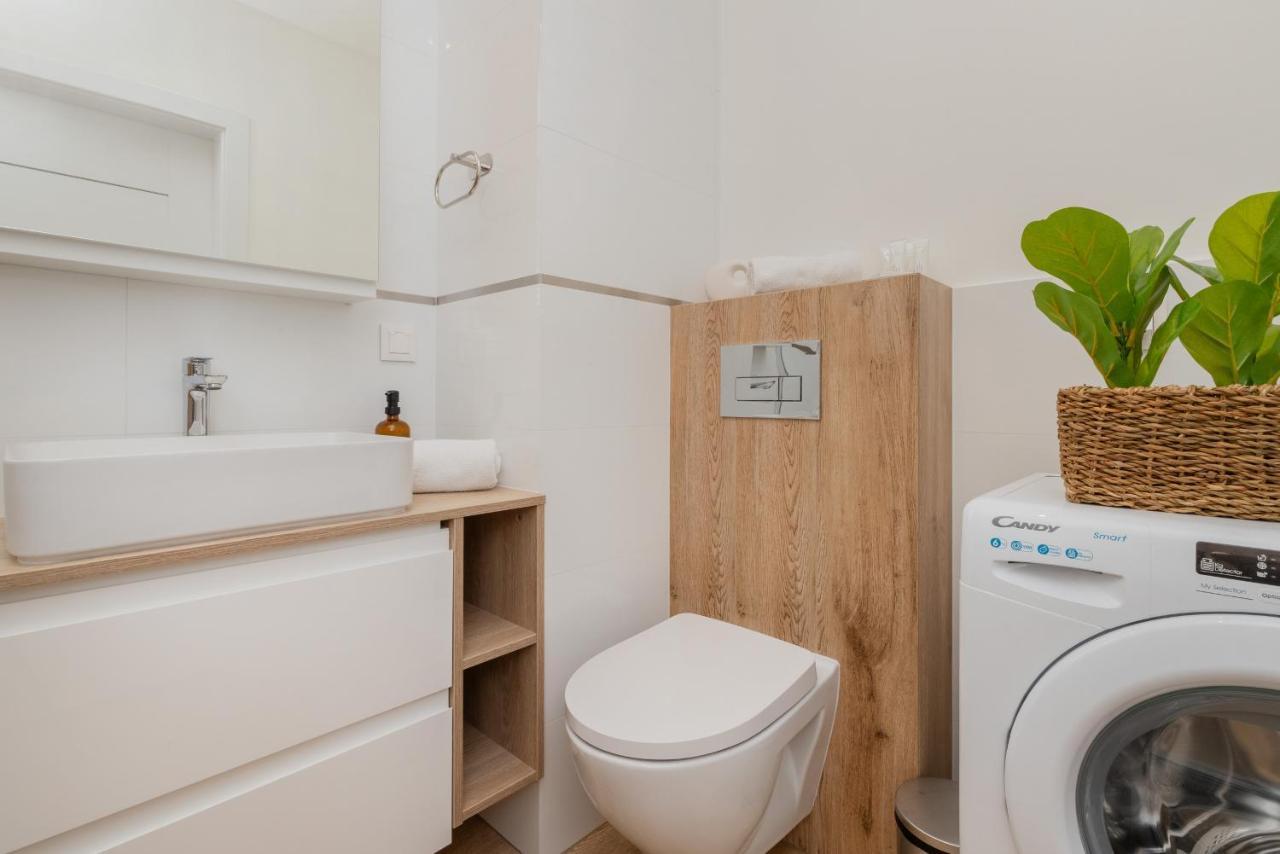 Bright & Stylish Apartment With Balcony 1,5 Km To Gdansk Main City By Noclegi Renters エクステリア 写真